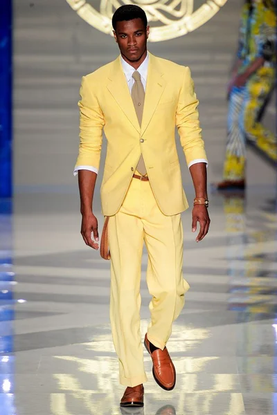 Look 17